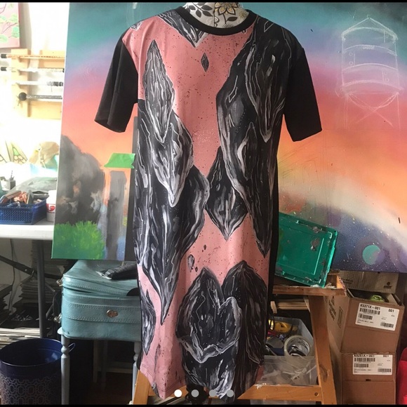 Floating Black Rocks T-shirt Dress - Picture 1 of 4